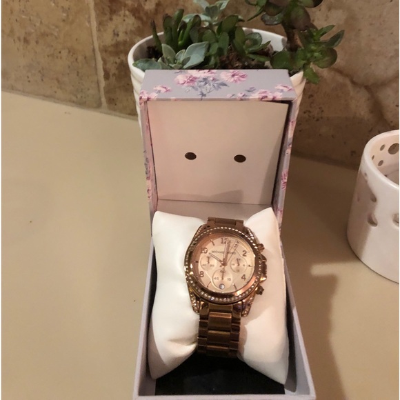 Michael Kors Accessories - Michael Kors MK5263 Rose Gold Tone Wrist Watch for Women. GUC
